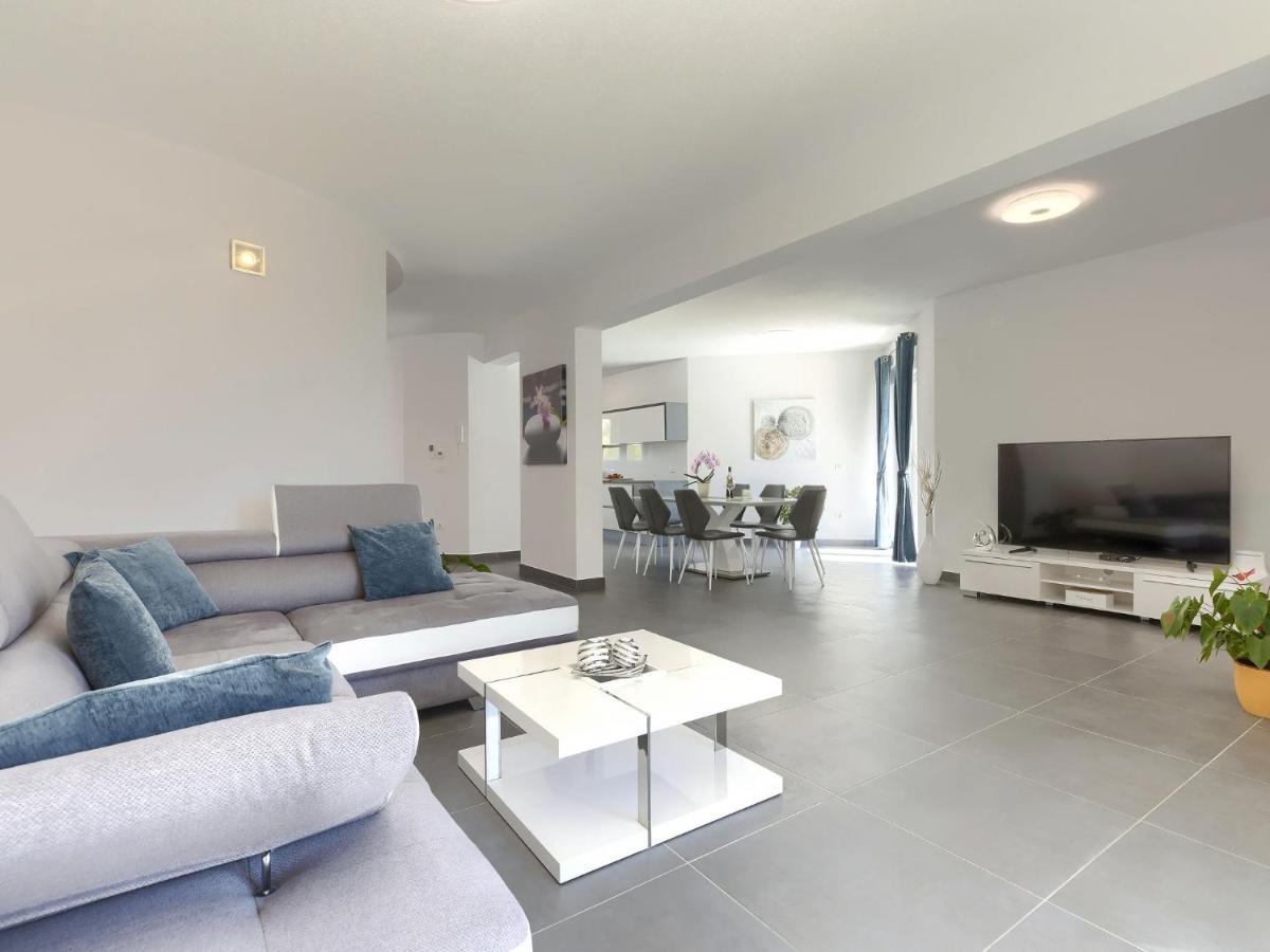 Holiday Home Villa Gocci By Interhome Kmeti Extérieur photo