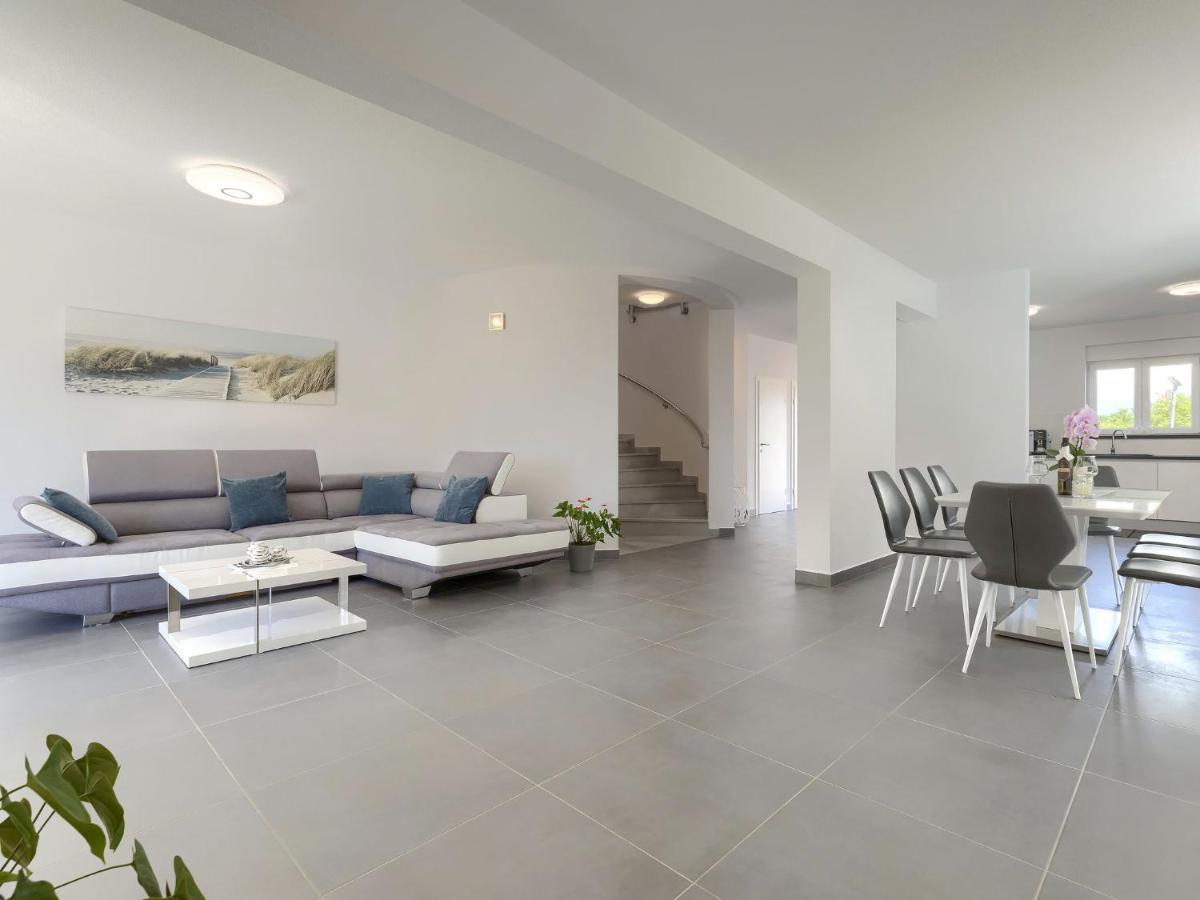 Holiday Home Villa Gocci By Interhome Kmeti Extérieur photo